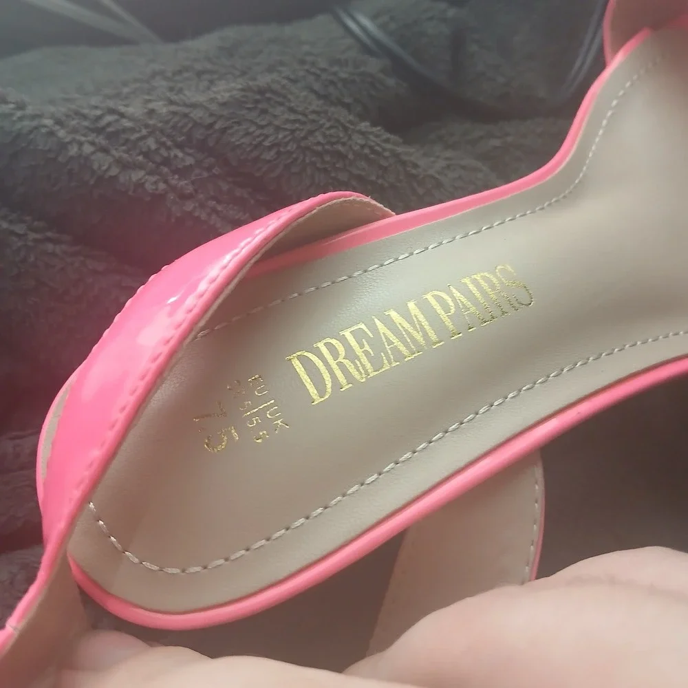 Dream Pairs Block Heel Sandals 7.5 Neon Pink Patent Barbiecore Low Heel